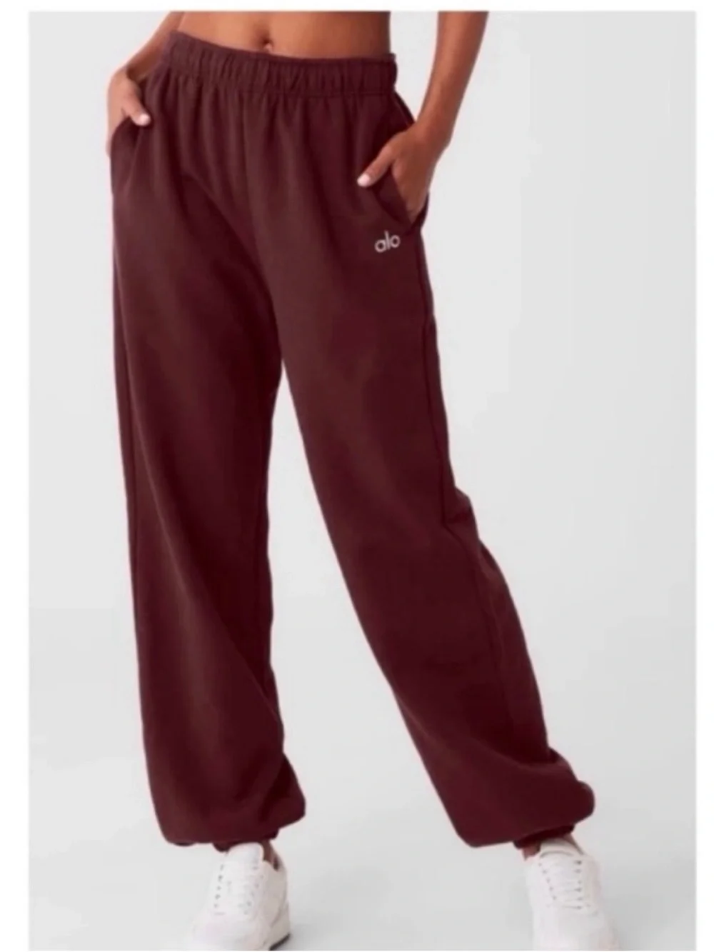Alo Yoga Women’s Cherry Cola Maroon Accolade Sweatpants Small